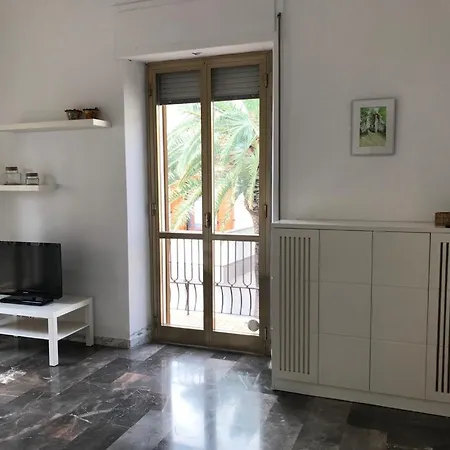 Casa Indipendente In Centro A Pochi Passi Dal Mare *